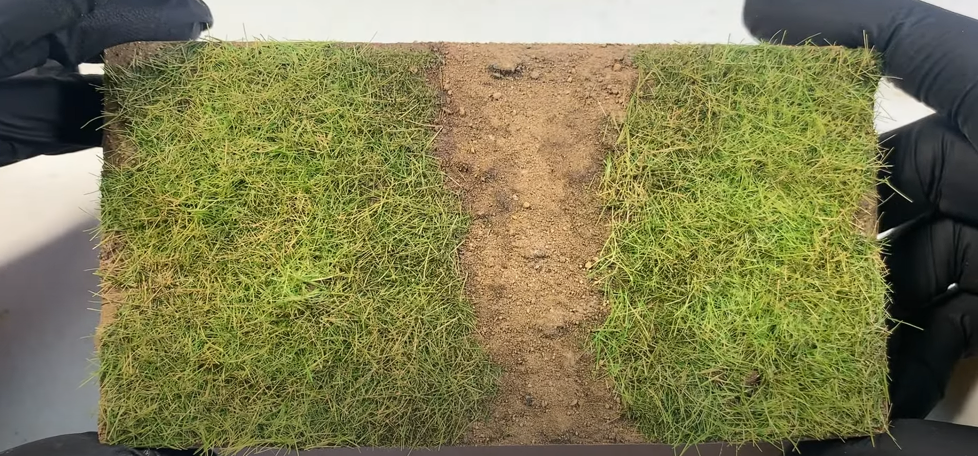 Guide to Achieving Realism with Static Grass in Model Railways and Dioramas